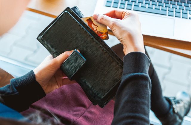 wallet-g2a5ccd10e_1920